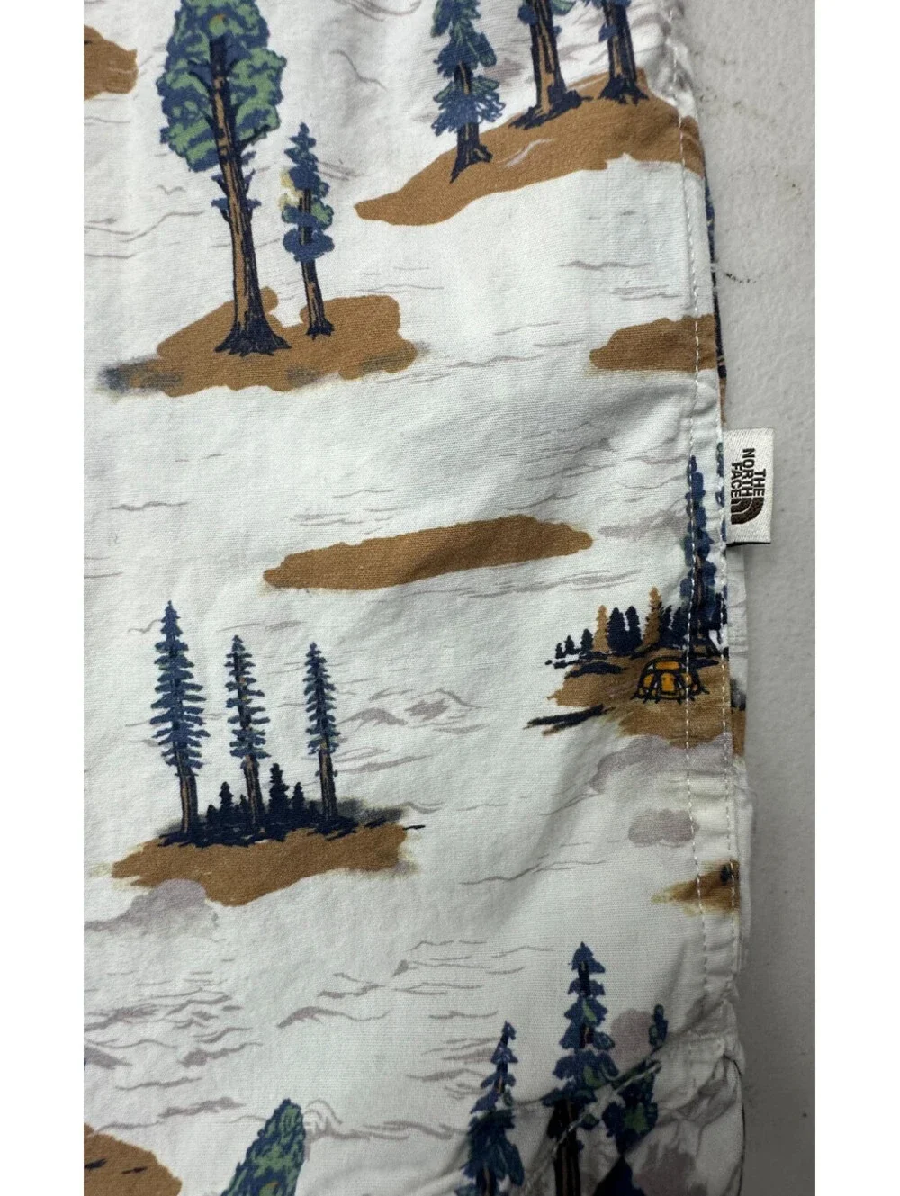 The North Face Men’s XL Short Sleeve Button Up Shirt Scenic Tree Print Outdoor